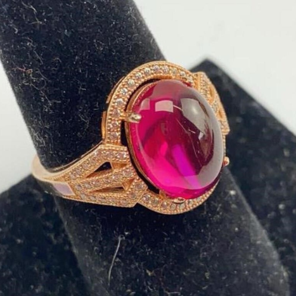 Women’s Size 8 Gold Plated Silver Ring with Large Pink Stone.